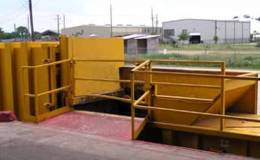 Drive on ramp with gate